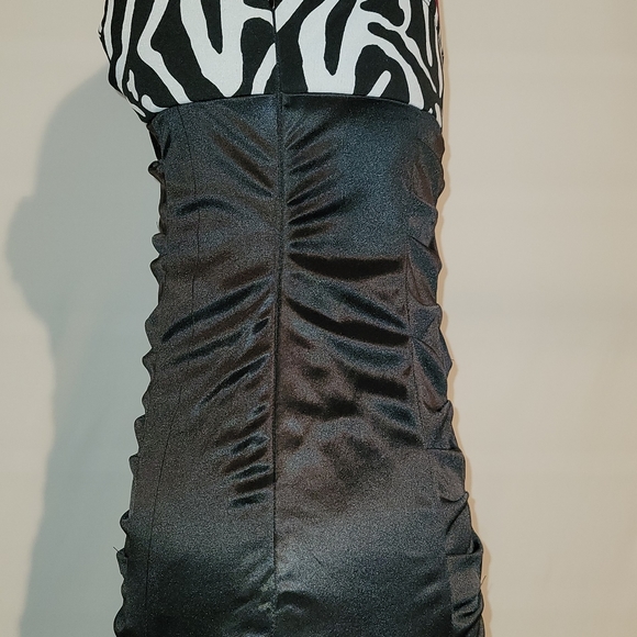 Pompous girly zebra top with ruffles - Picture 4 of 6